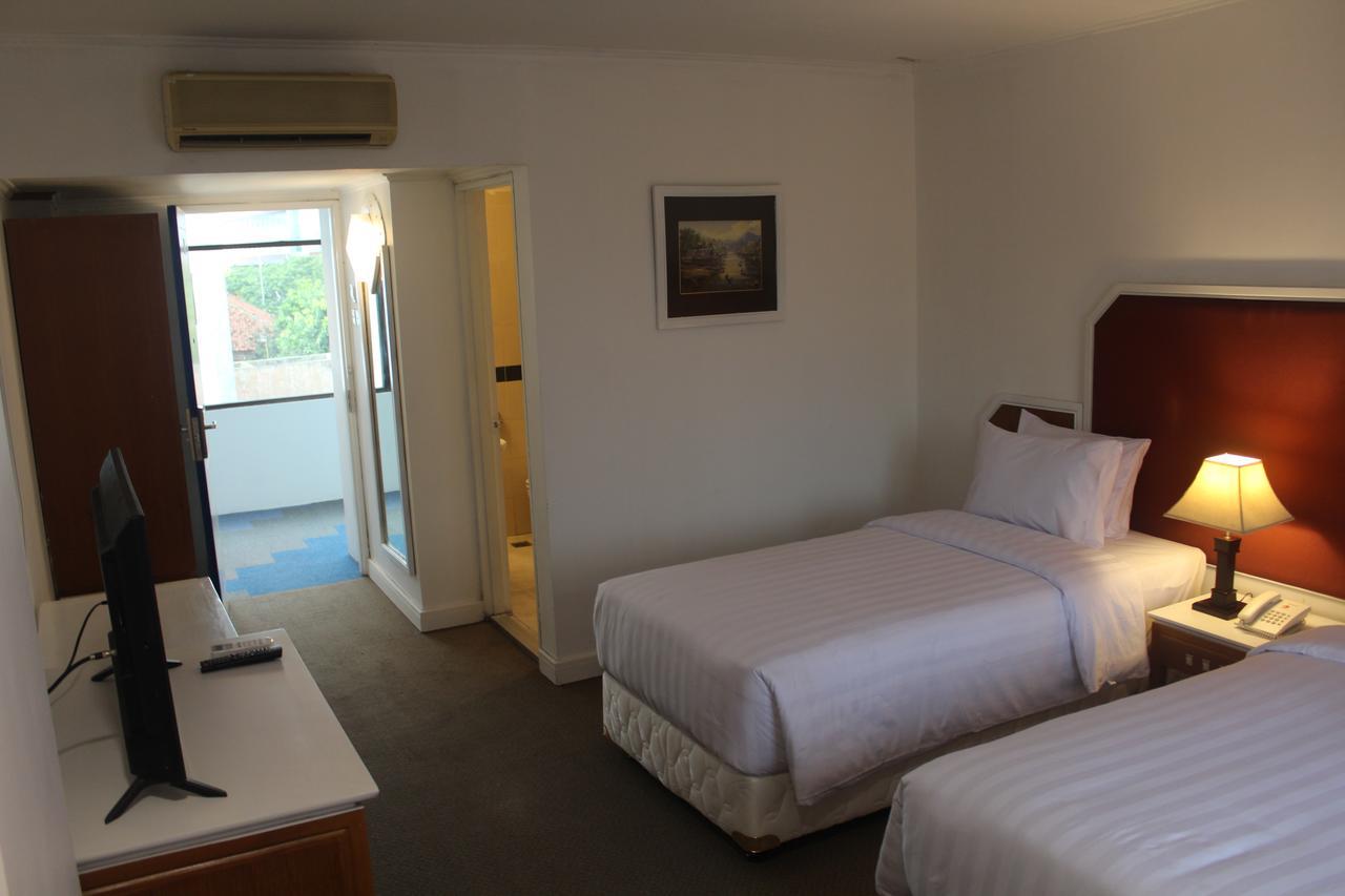 Arnava Hotel Senen Джакарта Экстерьер фото